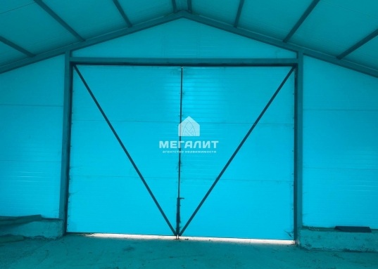 Этот вариант – ваш ключ к успеху!</strong><br /><br />Продается 2,5 Га земли сельхоз назначения с НОВЫМ, современным ангаром в живописном районе рядом с Гильдеево, Богородским, Камышем, Первым Мая, Кулаево, Арышхазда!<br /><br /><span style="text-decoration:underline;"><strong>Этот объект – это:<br /></strong></span><br />• Выгодное расположение: Удобный подъезд прямо с трассы М7 – логистика на высоте!<br />• Современный ангар: Оснащен механизированной линией уборки, крыша из поликарбоната с возможностью открывания для проветривания.