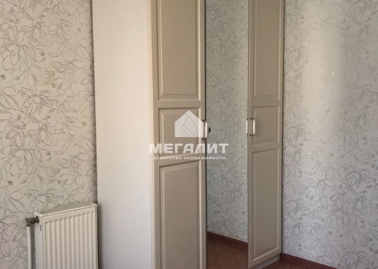 Адрес: ул. Победы пр-кт, дом 224, Количество комнат: 3, Общая площадь: 72 м<sup>2</sup>, Жилая площадь: 45 м<sup>2</sup>, Площадь кухни: 9 м<sup>2</sup>, Этаж: 5/10, Тип дома: Панельный, Район: Советский