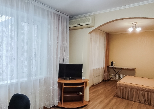 Залог собственнику 30 000 рублей (можно двумя платежами).<br /><br />Звоните, покажу в удобное для Вас время.<br />​​​​​​​<br /><strong>С уважением, ваш гид в мире недвижимости, Эльмира Шайдуллина.</strong><br /><strong>АН «МЕГАЛИТ» основано в 2004 году.