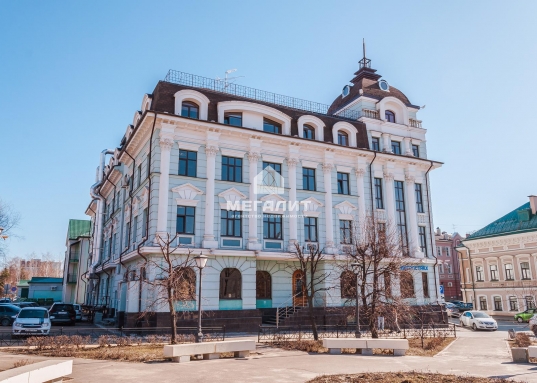 Помещение на первом этаже, первой линии, в самом центре Казани!