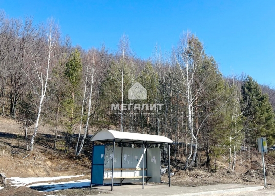 Участок угловой, хорошие подъездные пути с двух сторон.