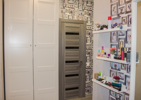 Дом расположен в экологически чистой зоне, рядом лес и озеро.