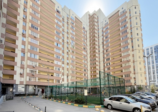 3 панорамных балкона.<br /><br />Чистая продажа, без залогов и обременений.