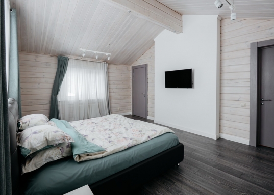 Роскошный дом на берегу Волги