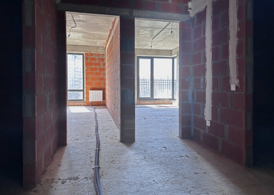 Адрес: ул. Хади Атласи, дом 30, Количество комнат: 3, Общая площадь: 94 м<sup>2</sup>, Жилая площадь: 50 м<sup>2</sup>, Площадь кухни: 18 м<sup>2</sup>, Этаж: 7/9, Тип дома: Кирпичный, Район: Вахитовский