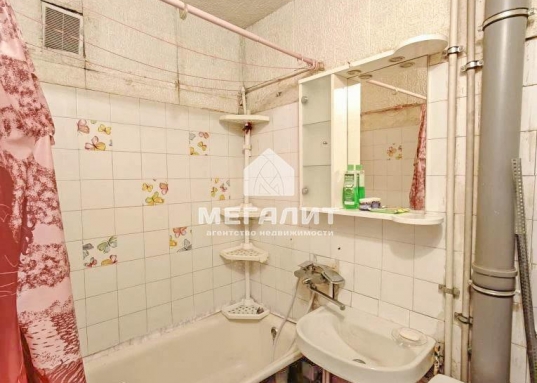 Адрес: ул. Короленко, дом 57, Количество комнат: 1, Общая площадь: 30.8 м<sup>2</sup>, Жилая площадь: 19.3 м<sup>2</sup>, Площадь кухни: 5.5 м<sup>2</sup>, Этаж: 3/5, Тип дома: Панельный