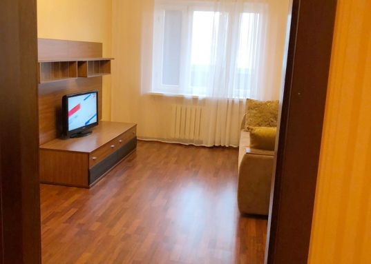 Замечательное местоположение дома позволяет выехать в любую точку города, в шаговой доступности располагаются остановки общественного транспорта: Гвардейская, Аметьевская магистраль, Аделя Кутуя, ст.