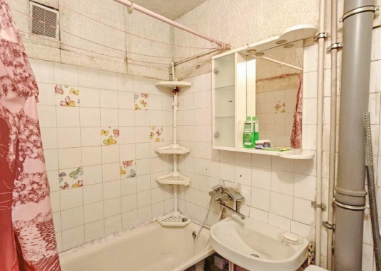 Адрес: ул. Короленко, дом 57, Количество комнат: 1, Общая площадь: 30.8 м<sup>2</sup>, Жилая площадь: 19.3 м<sup>2</sup>, Площадь кухни: 5.5 м<sup>2</sup>, Этаж: 3/5, Тип дома: Панельный