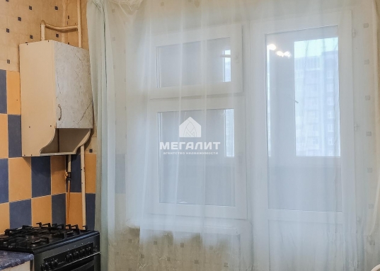 Адрес: ул. Абсалямова, дом 28, Количество комнат: 1, Общая площадь: 34.8 м<sup>2</sup>, Жилая площадь: 14 м<sup>2</sup>, Площадь кухни: 9.1 м<sup>2</sup>, Этаж: 5/10, Тип дома: Панельный, Район: Ново-Савиновский