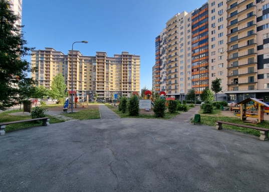 Адрес: ул. Натана Рахлина, дом 7, Количество комнат: 1, Общая площадь: 43 м<sup>2</sup>, Жилая площадь: 20 м<sup>2</sup>, Площадь кухни: 10 м<sup>2</sup>, Этаж: 10/18, Тип дома: Монолитно-кирпичный, Район: Советский