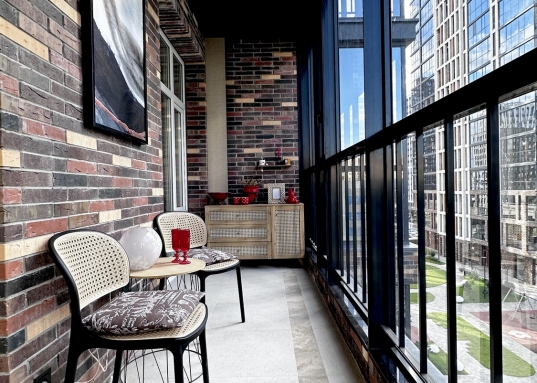 <strong>Просторный балкон</strong> станет Вашим излюбленным местом для отдыха.<br />8.