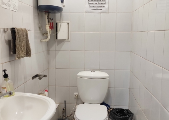 Продается готовый арендный бизнес с якорными арендаторами в центре Вахитовского района г. Казани по адресу ул. Бутлерова, д. 35.<br /><br />1-ая линия<br />Площадь 260,2 кв.м.<br />Цоколь с полноценными окнами<br />2 отдельные входные группы<br />Доступ 24/7<br />Место под вывеску<br />2 парковочных места<br />Интернет оптоволоконо<br />​​​​​​​Над помещением расположено нежилое помещение<br />​​​​​​​Потолки 3.3 м.<br /><br />В настоящее время помещение поделено на 2 блока и сдано в долгосрочную аренду. <br /><br />Помещение обладает хорошим потенциалом, т.к.