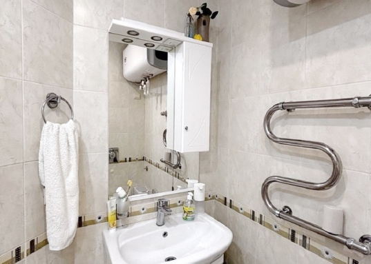 Адрес: ул. Минская, дом 12, Количество комнат: 2, Общая площадь: 70.7 м<sup>2</sup>, Жилая площадь: 38.6 м<sup>2</sup>, Площадь кухни: 15.3 м<sup>2</sup>, Этаж: 11/17, Тип дома: Кирпичный