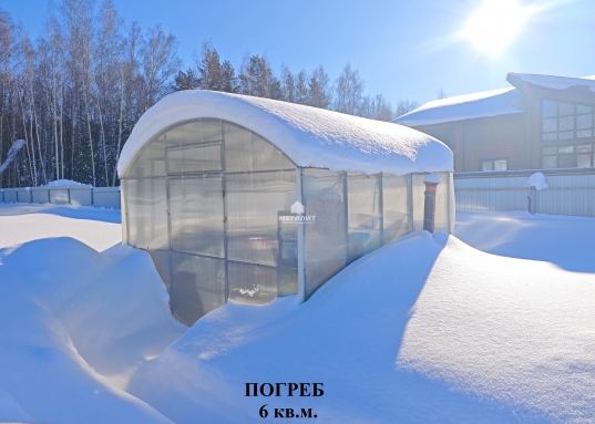 блок<br />- Теплица </em></strong><ul><li>размеры 5м. * 6м.</li></ul><strong><em>- Детская площадка<br />- Плодово-ягодные кустарники и деревья ( малина, смородина, вишня и мн.др.)<br />- Газон и дорожки</em></strong><br /><strong><em>- автополив на весь участок</em></strong><br /><br />Это уголок тишины и покоя, укромное убежище от городской суеты и шума машин.<br />Земля дышит здоровьем и свежестью.