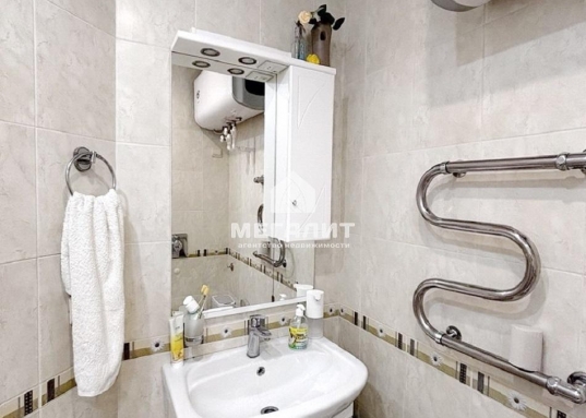 Адрес: ул. Минская, дом 12, Количество комнат: 2, Общая площадь: 70.7 м<sup>2</sup>, Жилая площадь: 38.6 м<sup>2</sup>, Площадь кухни: 15.3 м<sup>2</sup>, Этаж: 11/17, Тип дома: Кирпичный