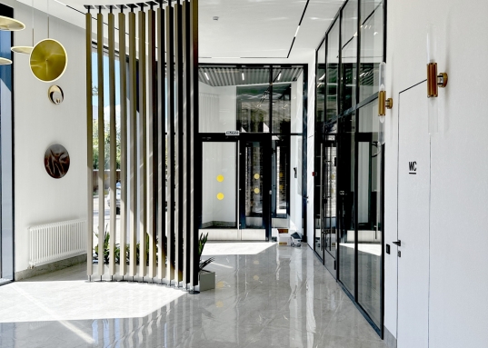 Адрес: ул. Хади Атласи, дом 30, Количество комнат: 2, Общая площадь: 55.01 м<sup>2</sup>, Жилая площадь: 31.14 м<sup>2</sup>, Площадь кухни: 6.24 м<sup>2</sup>, Этаж: 7/9, Тип дома: Кирпичный, Район: Вахитовский