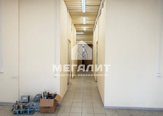 Доступные помещения на 2 этаже : 72 кв.м., 35,1 кв.м., 20,1 кв.м. Стоимость аренды за 1 кв.м. площади 400 руб/месяц

В помещении 72 кв.м. есть мокрая точка  и принудительная вентиляция (ранее использовалось под лабораторию) 
  
Рядом находятся: Арбузова, Халитова, Губкина, Зур Урам, проспект Мира.