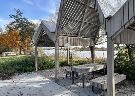 А в школе <strong>"Сила Ветра"</strong> научат ловить ветер и управляться с парусами.