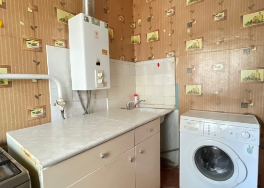 Адрес: ул. Чехова, дом 25/31, Количество комнат: 2, Общая площадь: 45.2 м<sup>2</sup>, Жилая площадь: 30.6 м<sup>2</sup>, Площадь кухни: 6 м<sup>2</sup>, Этаж: 3/5, Тип дома: Кирпичный, Район: Вахитовский