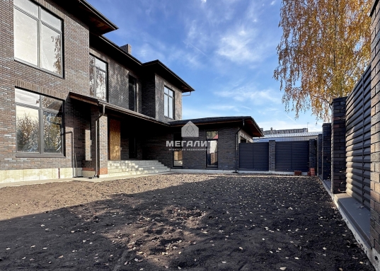 Куземетьево. <strong>Здесь идеально прописан сценарий счастливой и дружной жизни семьи, знающей что такое комфорт.</strong><br /><br /><span style="text-decoration:underline;">О ЛОКАЦИИ: КРУГЛОГИДИЧНАЯ ЖИЗНЬ В МЕСТЕ, КУДА НЕМНОГИЕ МОГУТ ПРИЕХАТЬ ЛИШЬ КАК НА КУРОРТ…</span><br /><br />Поселок, негласно прозванный казанцами "Первой Рублевкой", полностью соответствует этому названию.