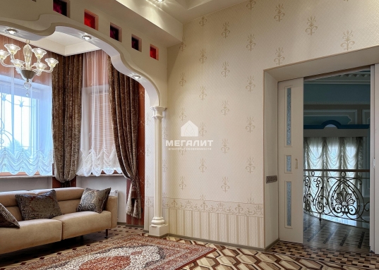 Адрес: ул. Советская (Петровский), Площадь дома: 500 м<sup>2</sup>, Площадь участка: 20 соток, Район: Приволжский