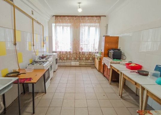 Адрес: ул. Липатова, дом 13, Количество комнат: 1, Общая площадь: 22 м<sup>2</sup>, Жилая площадь: 17 м<sup>2</sup>, Площадь кухни: 2 м<sup>2</sup>, Этаж: 1/2, Тип дома: Кирпичный