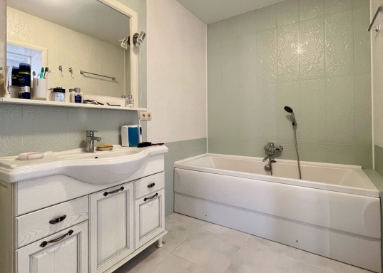 Дом с ремонтом 216 м2 в черте города!