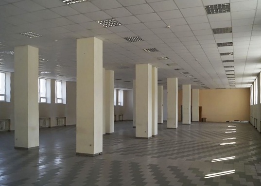 Помещение 862 кв.м на 1 этаже с большой парковкой