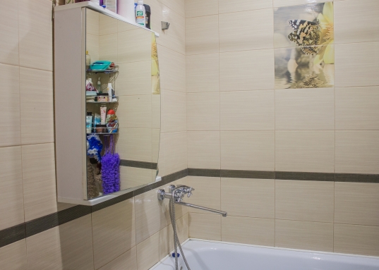 Имеется парковая зона, велосипедные дорожки, детские и спортивные площадки, две зоны барбекю.