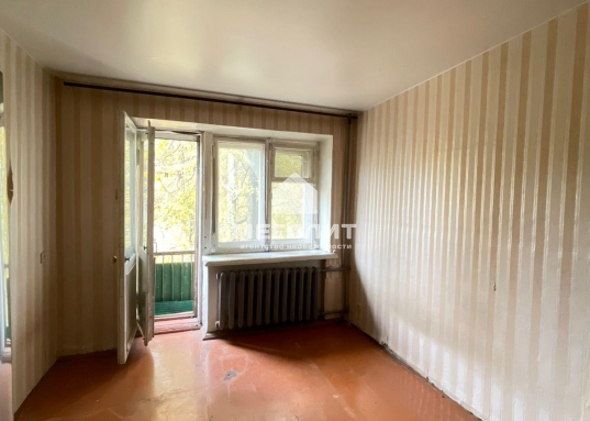 Купить квартиру в центре Казани и сделать ремонт на свой вкус.