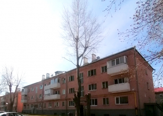 Адрес: ул. Даурская, дом 33, Количество комнат: 2, Общая площадь: 39 м<sup>2</sup>, Жилая площадь: 24.4 м<sup>2</sup>, Площадь кухни: 10 м<sup>2</sup>, Этаж: 2/3, Тип дома: Кирпичный, Район: Советский