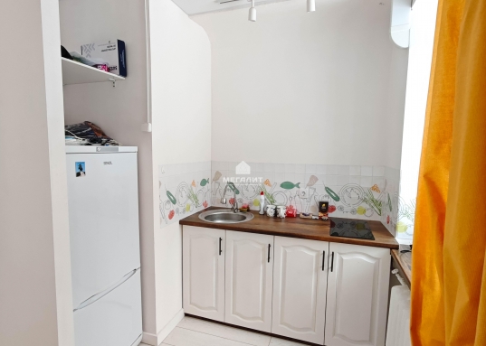 Квартира - студия у станции метро!