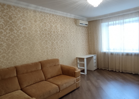 Кирпичный дом 2009 года постройки.<br /><br />После ремонта в квартире никто не проживал.