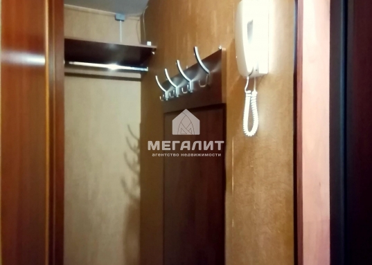 Квартира полностью готова к проживанию.<br /><br />         Дом расположен во дворах, в окружении зеленой рощи, вдали от шумных магистралей, благодаря чему Вы всегда будите дышать свежим воздухом и наслаждаться пением птиц.
