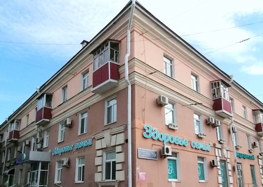 Продаю четырехкомнатную квартиру в центре Советского района