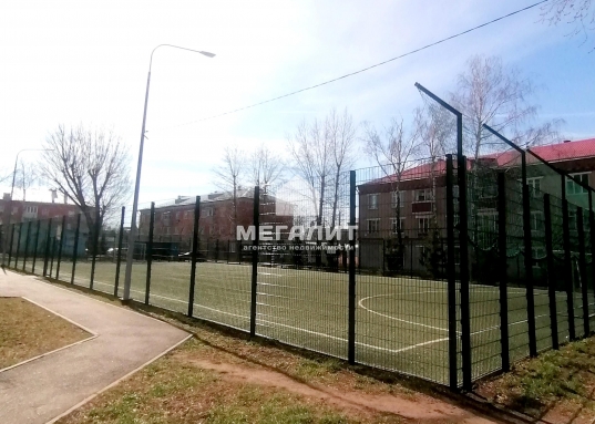             <strong>Продаю квартиру в десяти минутах от двух станций метро, расположенную по адресу г. Казань, Советский район, ул. Даурская, дом 33.</strong><br /><strong>           <br />            Обременений нет, один взрослый собственник, чистая продажа.</strong><br />            <br />            Квартира состоит из двух комнат общей площадь.