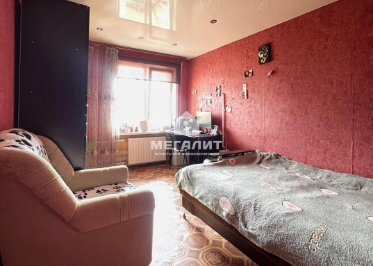 Адрес: ул. Ямашева пр-кт, дом 82, Количество комнат: 2, Общая площадь: 51.1 м<sup>2</sup>, Жилая площадь: 28.8 м<sup>2</sup>, Площадь кухни: 9.7 м<sup>2</sup>, Этаж: 5/9, Тип дома: Панельный