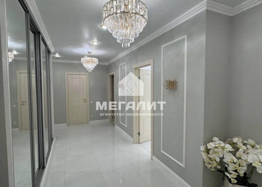 Так же продумана система хранения вещей в  холле, спальне и детской комнате.