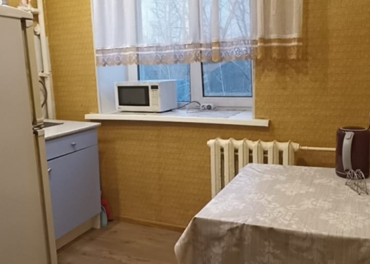 Адрес: ул. Дальняя, дом 6, Количество комнат: 2, Общая площадь: 43 м<sup>2</sup>, Жилая площадь: 28 м<sup>2</sup>, Площадь кухни: 5 м<sup>2</sup>, Этаж: 3/5, Тип дома: Кирпичный, Район: Приволжский