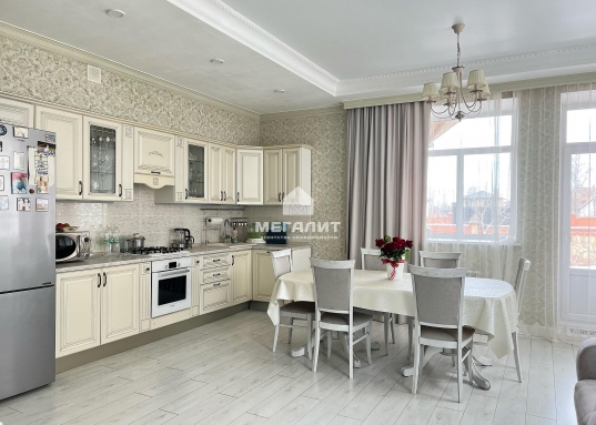 Адрес: ул. Бакчалы, дом 1А, Площадь дома: 216,5 м<sup>2</sup>, Площадь участка: 6,5 соток