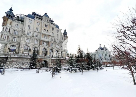 Предлагаем Вашему вниманию двухуровневую квартиру в жилом комплексе премиум класса «Дворцовая набережная», Вахитовский район Казани, ул. Федосеевская.