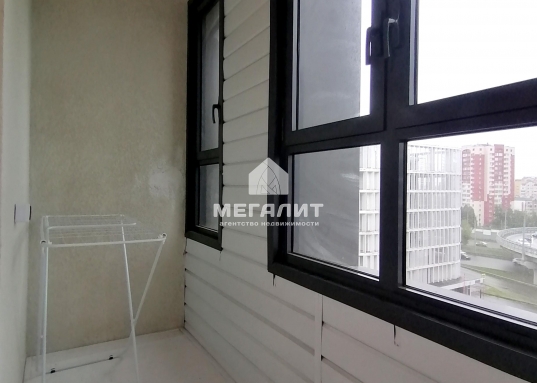 Адрес: ул. Петра Полушкина, дом 4, Количество комнат: 1, Общая площадь: 37 м<sup>2</sup>, Жилая площадь: 18 м<sup>2</sup>, Площадь кухни: 10 м<sup>2</sup>, Этаж: 6/17, Тип дома: Кирпичный, Район: Советский