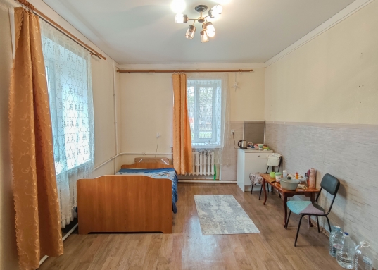 Адрес: ул. Липатова, дом 13, Количество комнат: 1, Общая площадь: 22 м<sup>2</sup>, Жилая площадь: 17 м<sup>2</sup>, Площадь кухни: 2 м<sup>2</sup>, Этаж: 1/2, Тип дома: Кирпичный