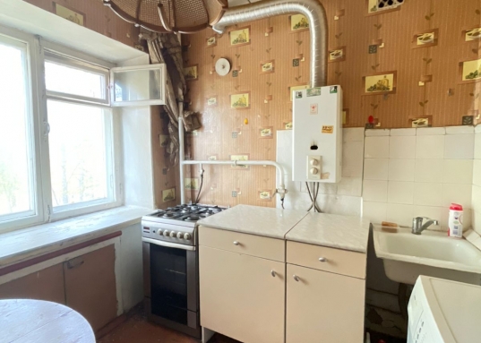 Купить квартиру в центре Казани и сделать ремонт на свой вкус.