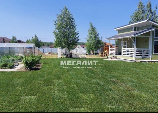 Если ваша мечта купить земельный участок или дом рядом с лесом, то Вы открыли правильное объявление!<br /><br /><em><strong>Продается земельный участок площадью 18,5 соток, и небольшой домик 42 кв.м. в Лаишевском районе , д. Зимняя горка, по ул. Звездная.</strong></em><br /><br /><strong><em>Граничит с огромным массивом леса!!!</em></strong><br /><br />Участок угловой, прямоугольной формы. <br />Примерные размеры 53 м.* 35 м.<br />Огорожен забором с внутренней подсветкой.