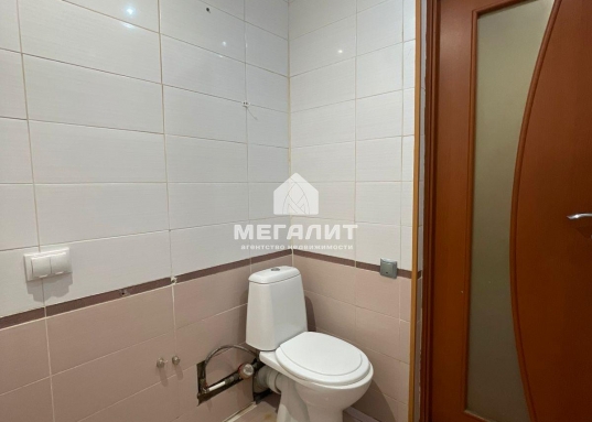 <span style="text-decoration:underline;"><span style="font-family:arial, helvetica, sans-serif;"><strong>Уникальное предложение: купить квартиру в кирпичном доме в центре Казани.</strong></span></span><br /><br /><strong>•  <span style="text-decoration:underline;">Свобода для творчества</span>:</strong> Отсутствие несущих стен позволяет реализовать любые дизайнерские решения и создать квартиру вашей мечты.<br /><br /><strong>•  <span style="text-decoration:underline;">Ремонт под себя</span>: </strong>Забудьте о переделке чужих решений!