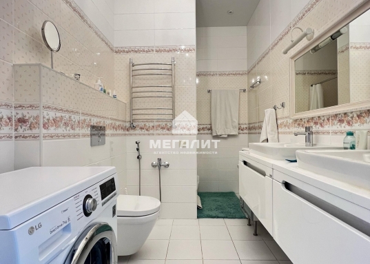 Адрес: ул. Бакчалы, дом 1А, Площадь дома: 216,5 м<sup>2</sup>, Площадь участка: 6,5 соток