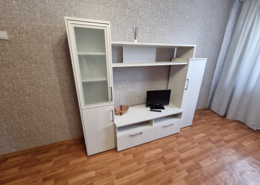 Адрес: ул. Фатыха Амирхана, дом 77, Количество комнат: 1, Общая площадь: 38 м<sup>2</sup>, Жилая площадь: 18 м<sup>2</sup>, Площадь кухни: 8 м<sup>2</sup>, Этаж: 9/9, Тип дома: Панельный, Район: Ново-Савиновский