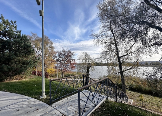 И там, и там есть и детские секции, так что родителям не придется думать, чем занять ребенка.<br /><br />п.