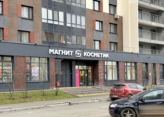 квартиру в ЖК "Светлая долина" - одном из самых востребованных семейных ЖК в Советском районе г. Казани со своей развитой инфраструктурой.<br /><br /><strong>Квартира общей площадью 41,3 м2 расположена на 10 этаже 19-этажного дома полностью готова к комфортному проживанию:</strong><br />- квадратная кухня 9.7 м2 с выходом на застеленную лоджию<br />- комната 17.3 м2 + отдельная гардеробная, благодаря чему в комнате всегда будет порядок<br />- просторный совмещенный санузел с ванной и новым накопительным водонагревателем<br />- по договоренности готовы оставить мебель<br /><br />Современный двор с большой детской площадкой, зоной ворк аута, футбольной и баскетбольной площадкой. <br /><br /><strong>Приобретая эту квартиру Вы получаете больше, чем стены, а именно:</strong><br /><br />1.